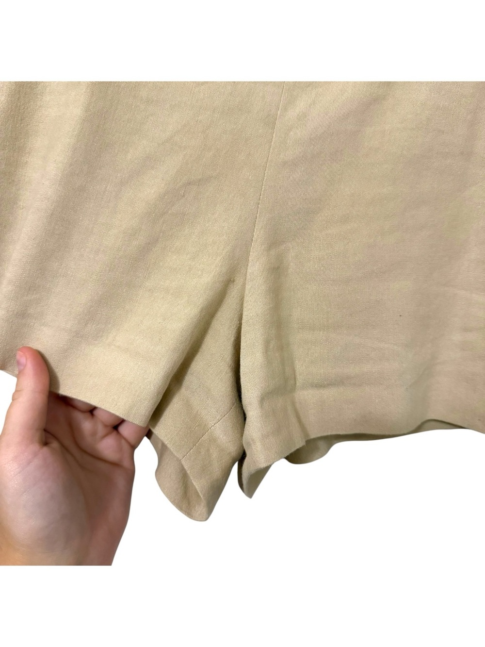 Alice and Olivia Donald High Rise Tailored Shorts Size 0 Beige Sand Linen Blend - Picture 6 of 14